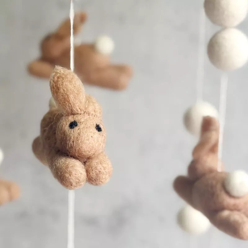 Mobile en feutrine - Lapins