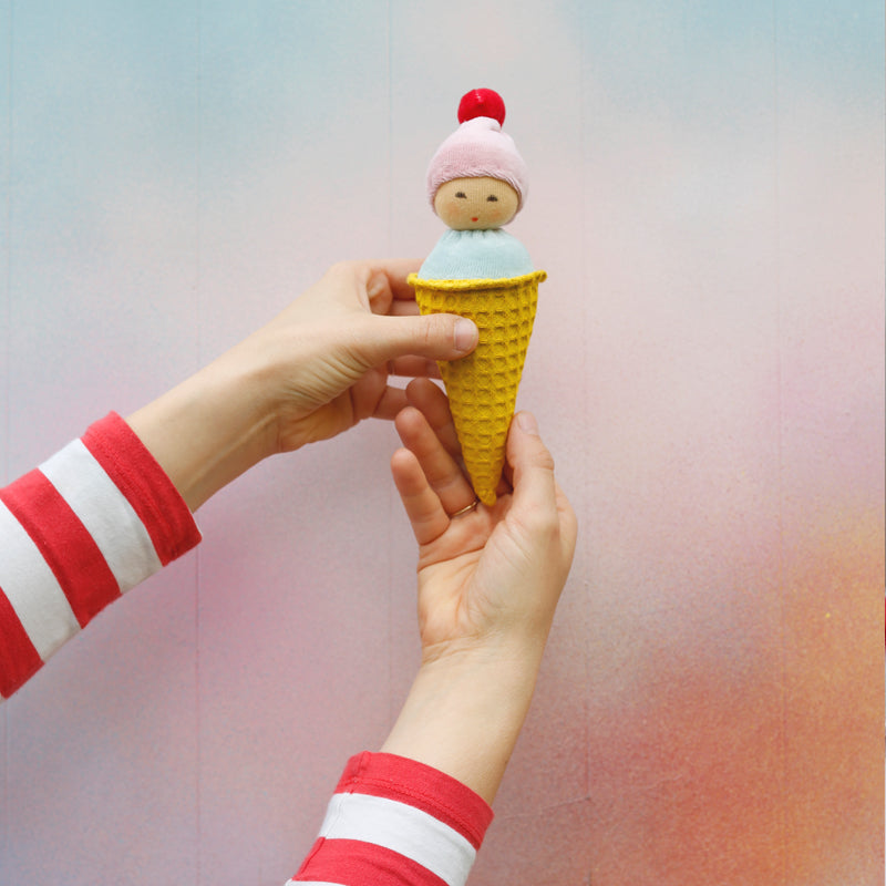Doudou hochet cornet de glace