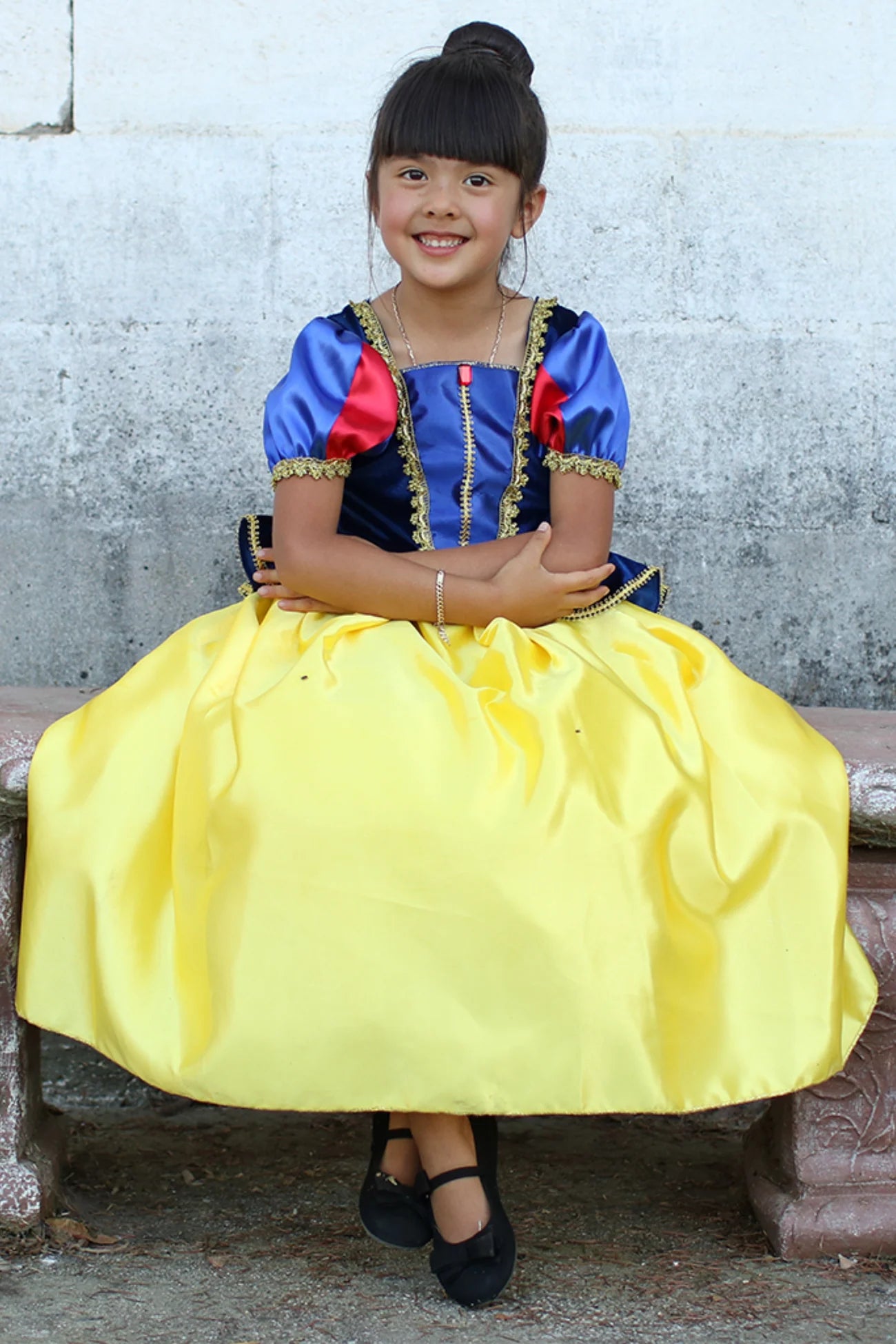 Robe de princesse jaune et bleue