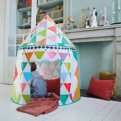 Cabane multicolore