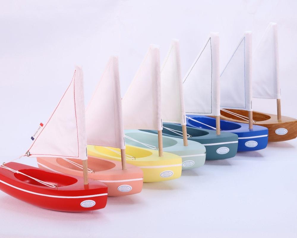 Bateau jouet en bois – Le bâchi – 17cm