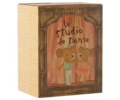 Studio de danse avec Petit frère et Petite soeur