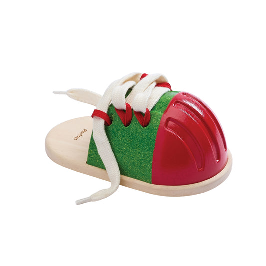 Grande chaussure à lacer